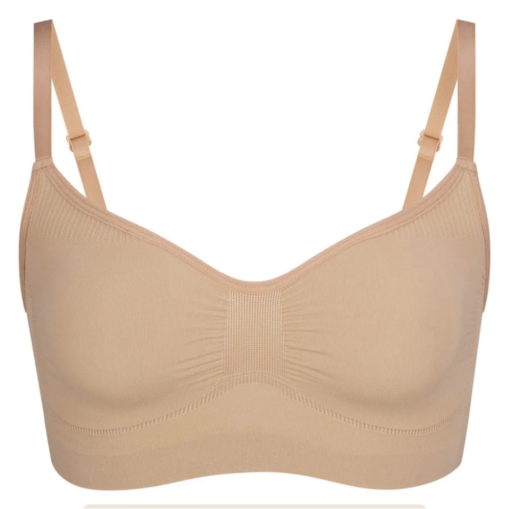 Skims brand new with tags.  Seamless sculpt bralette.